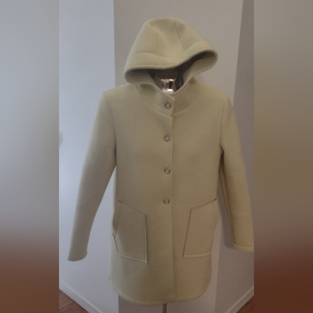 New Collection brand made in Italia key lime green jacket. ptp 20'